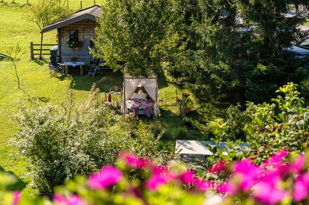 Bauernhofhotel "Die Unterbergerin": Farm Stay with Spa Access in Gastein Dorfgastein Exterior photo