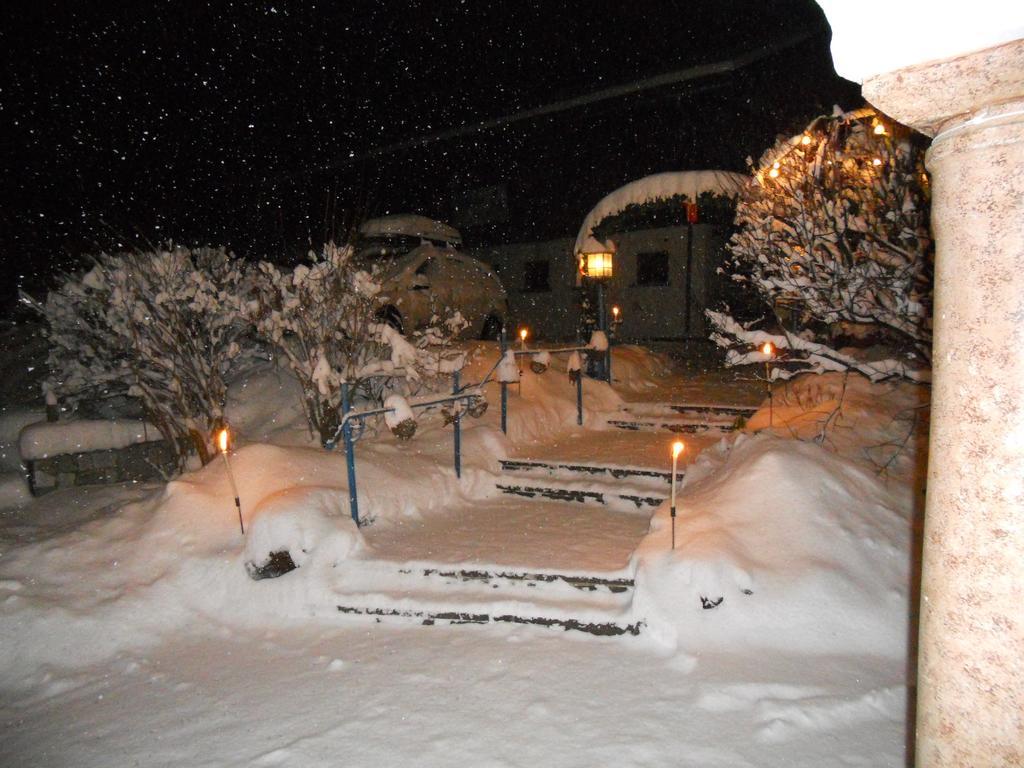 Bauernhofhotel "Die Unterbergerin": Farm Stay with Spa Access in Gastein Dorfgastein Exterior photo